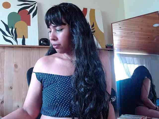 Ivonne-collins33 webcam