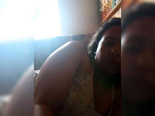 Ivonne-collins33 webcam
