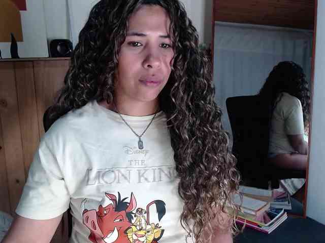Ivonne-collins33 webcam