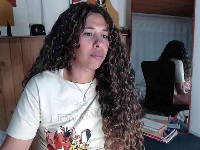 Ivonne-collins33 webcam