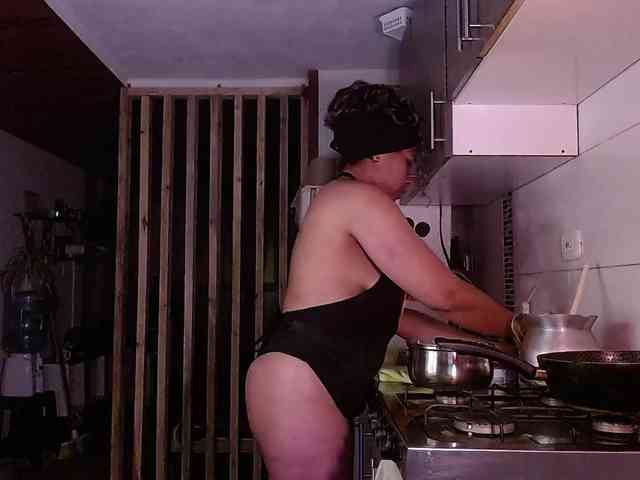 Ivonne-collins33 webcam