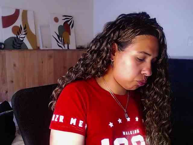 Ivonne-collins33 webcam