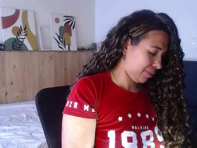 Ivonne-collins33 webcam