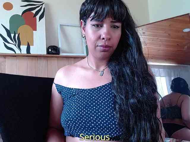 Ivonne-collins33 webcam