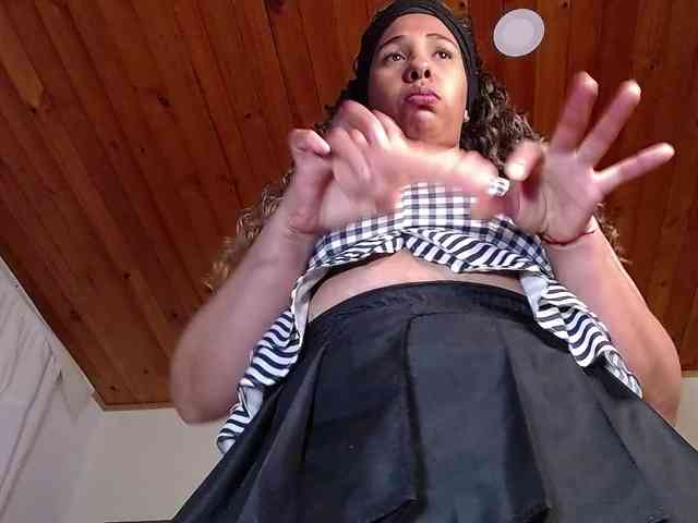 Ivonne-collins33 webcam