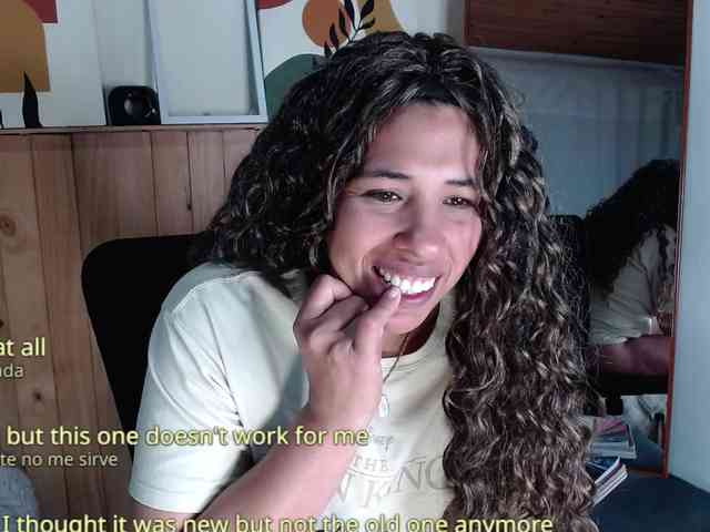 Ivonne-collins33 webcam