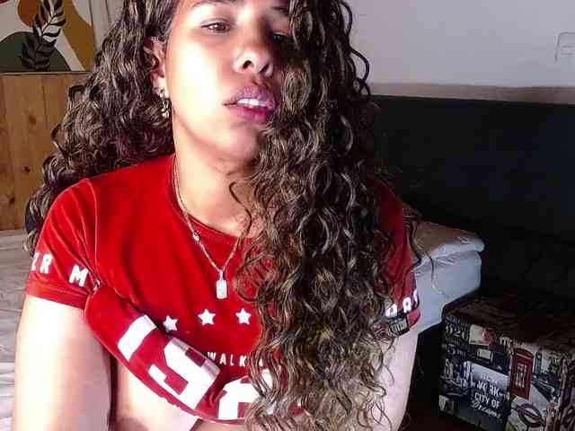 Ivonne-collins33 webcam