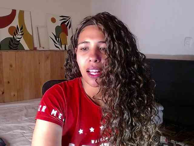 Ivonne-collins33 webcam