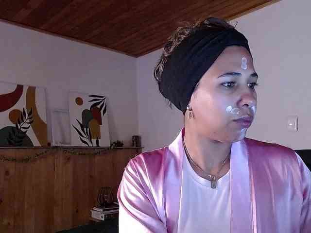 Ivonne-collins33 webcam