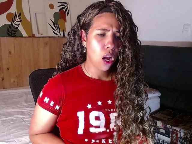 Ivonne-collins33 webcam