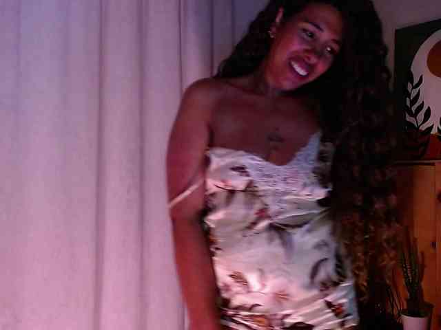 Ivonne-collins33 webcam