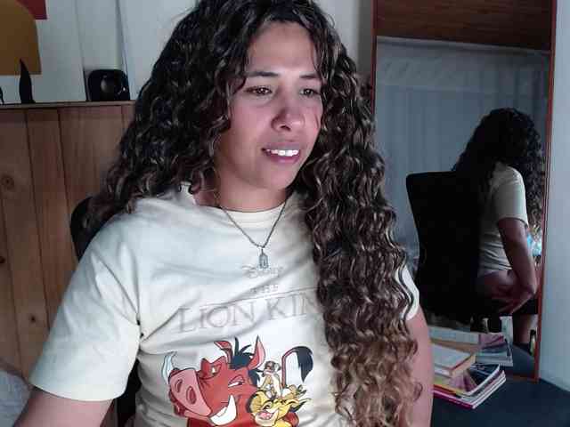 Ivonne-collins33 webcam