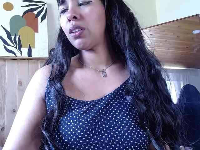 Ivonne-collins33 webcam