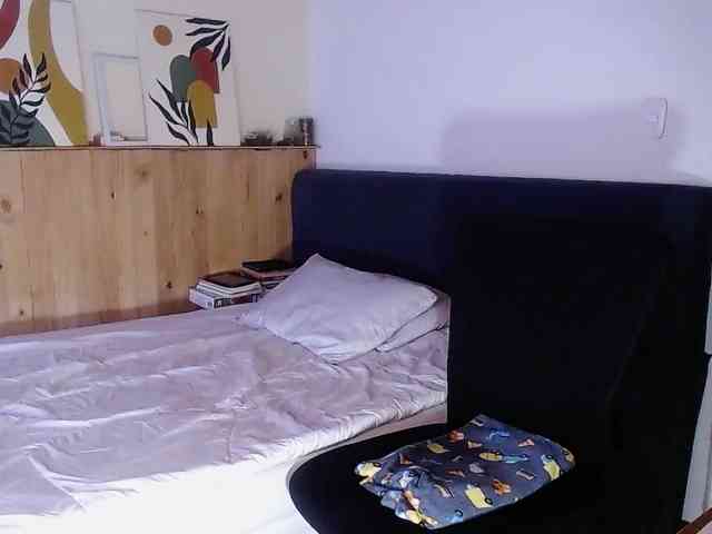 Ivonne-collins33 webcam