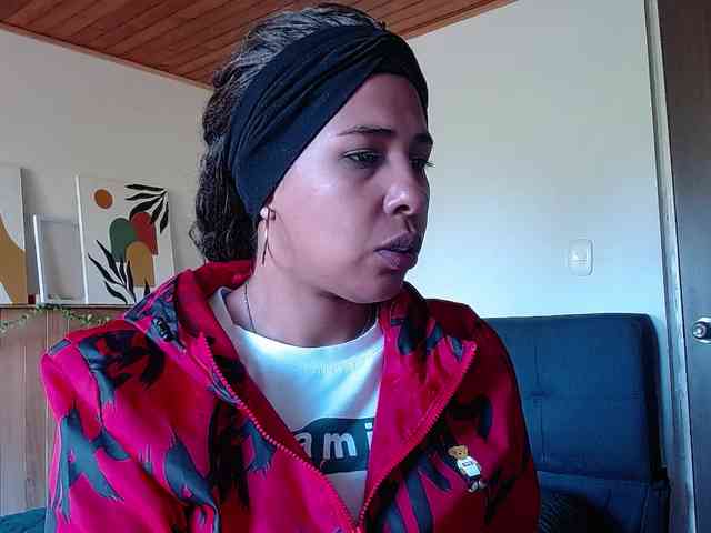 Ivonne-collins33 webcam