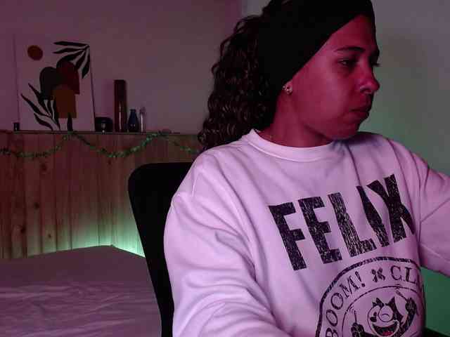 Ivonne-collins33 webcam