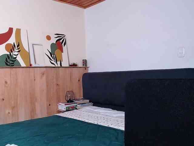 Ivonne-collins33 webcam