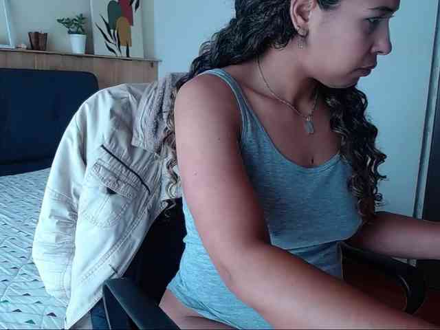 Ivonne-collins33 webcam