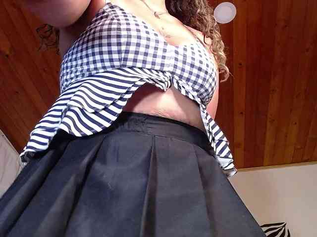 Ivonne-collins33 webcam