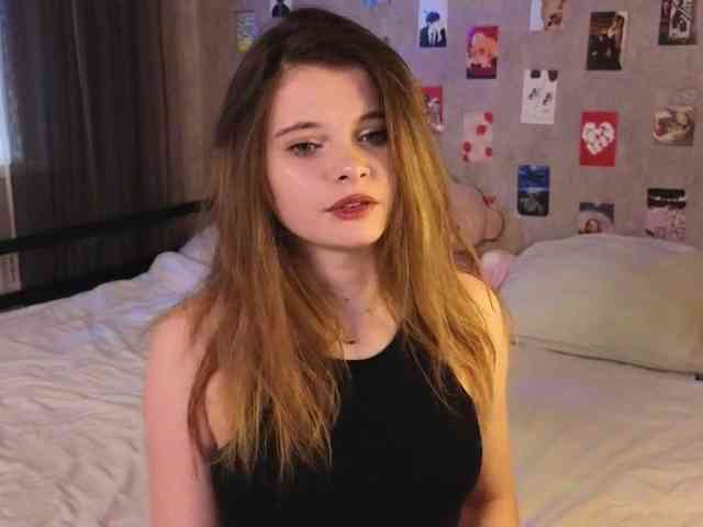 LianaSilver webcam