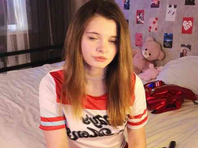 LianaSilver webcam