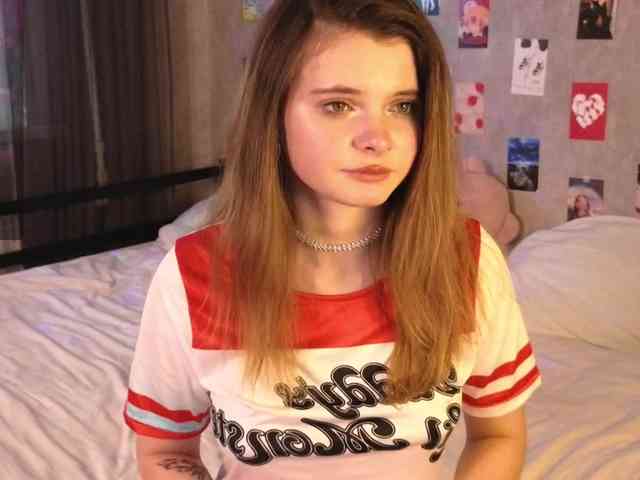 LianaSilver webcam