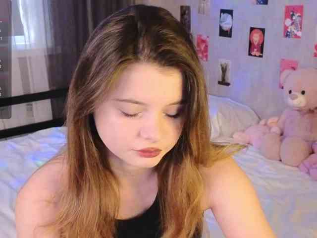 LianaSilver webcam