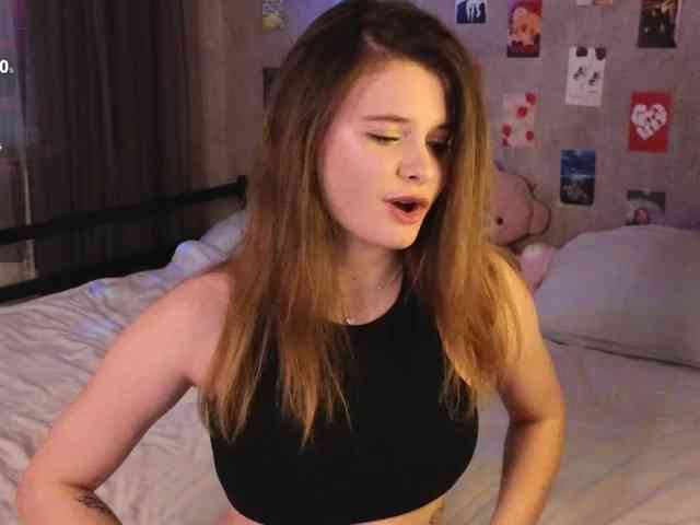 LianaSilver webcam