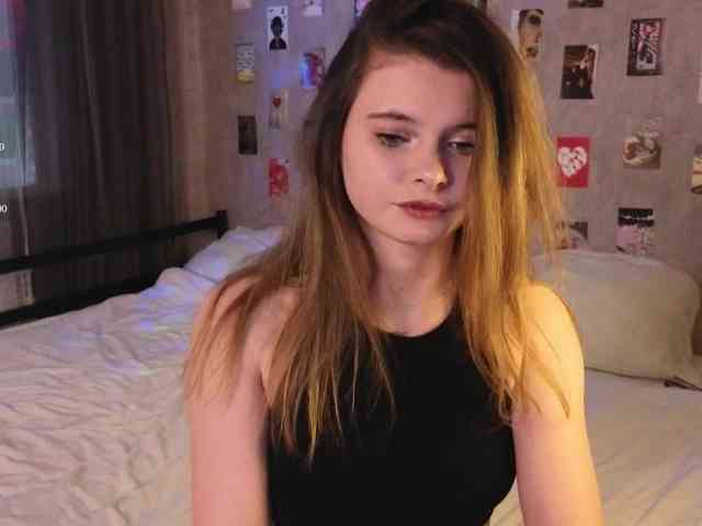 free nude chatroom LianaSilver