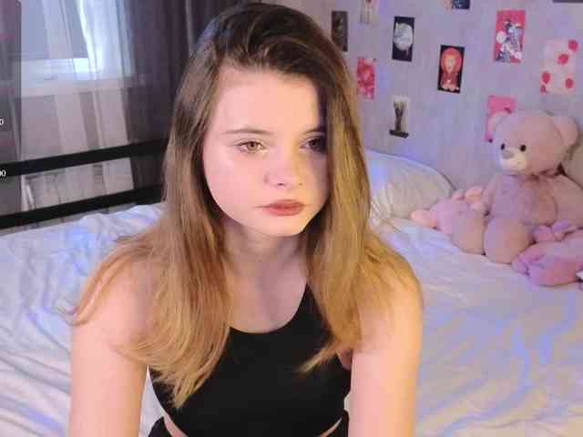 LianaSilver webcam
