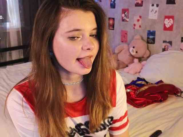 LianaSilver webcam
