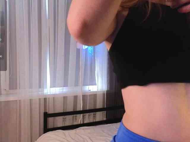 LianaSilver webcam