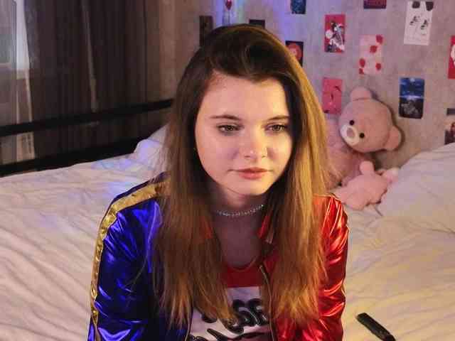 LianaSilver webcam