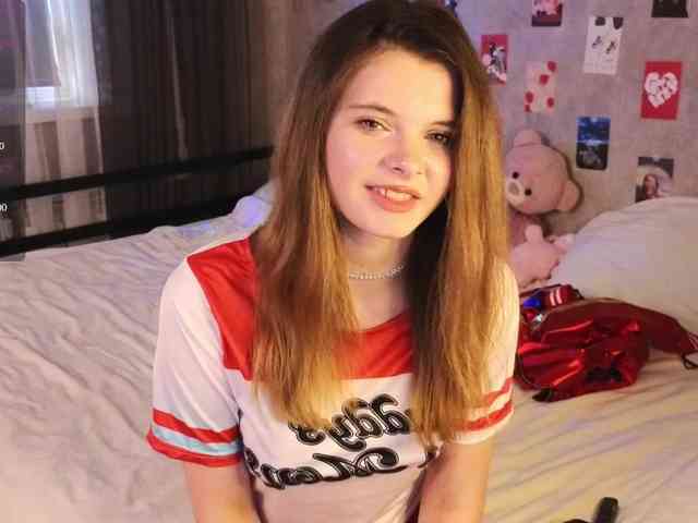 LianaSilver webcam