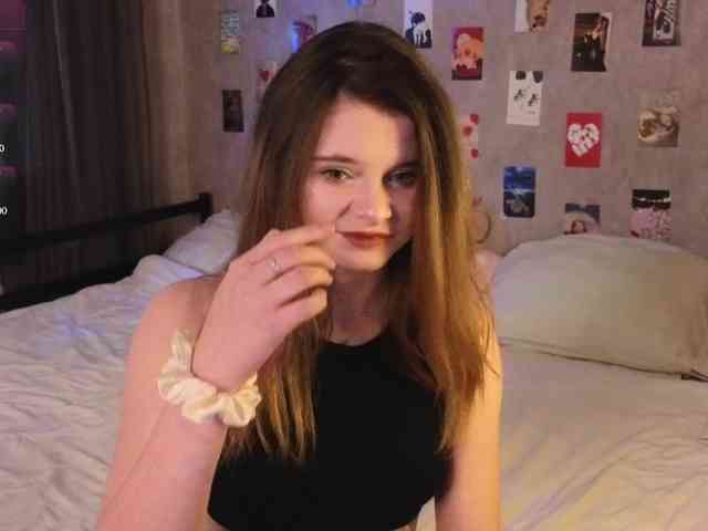 LianaSilver webcam