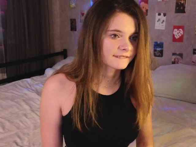 LianaSilver webcam