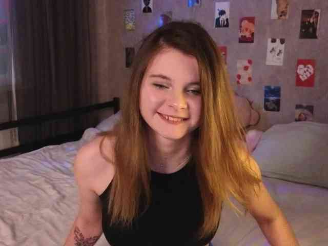 LianaSilver webcam