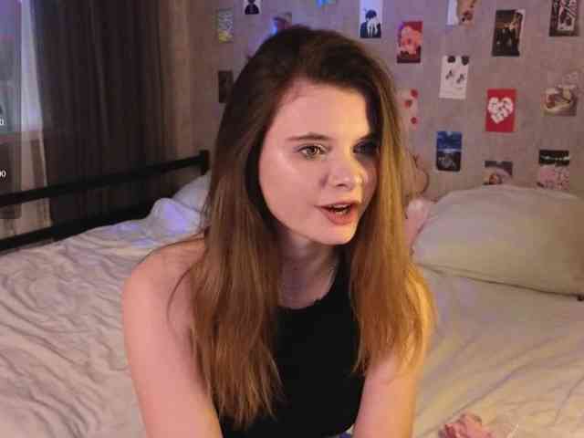 LianaSilver webcam