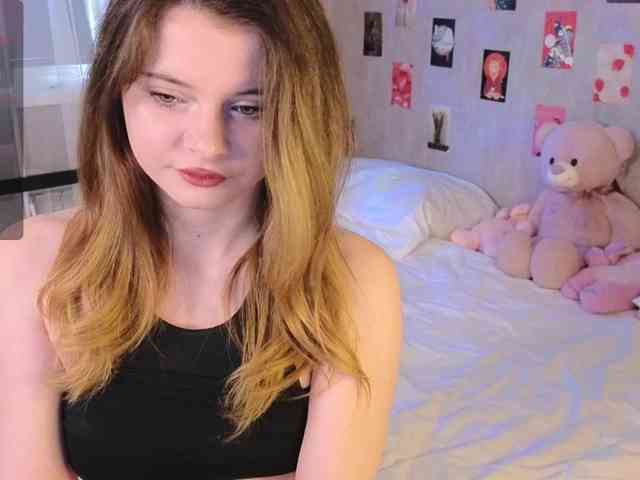 LianaSilver webcam