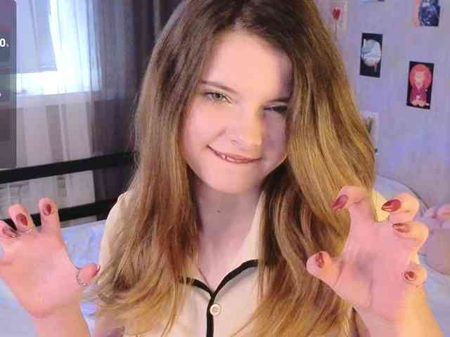 LianaSilver webcam