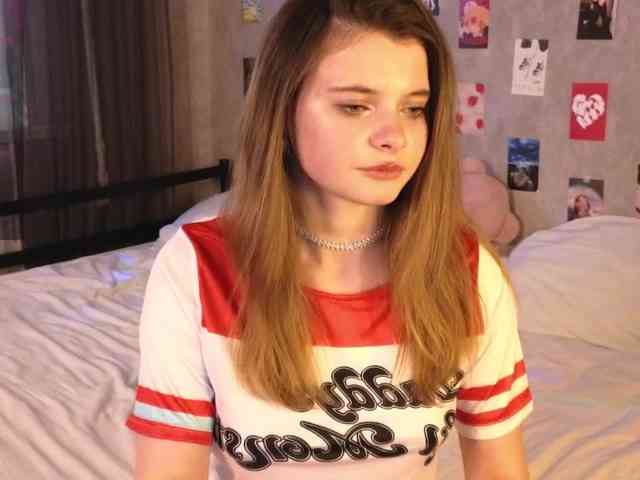 LianaSilver webcam