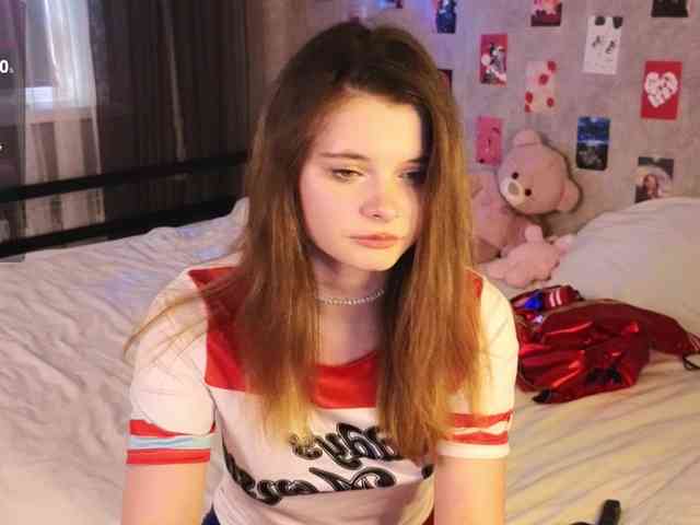LianaSilver webcam