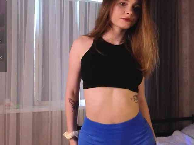 LianaSilver webcam