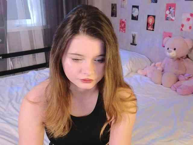 LianaSilver webcam