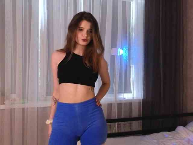 LianaSilver webcam