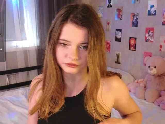 LianaSilver webcam