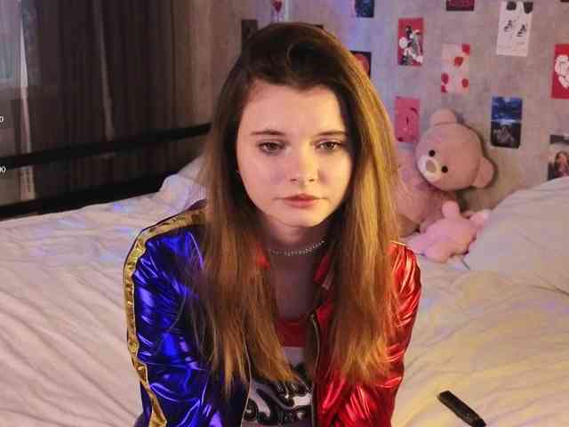 LianaSilver webcam