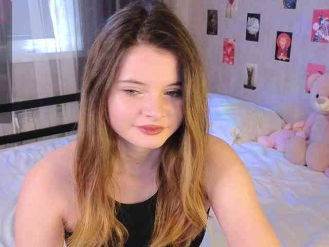 LianaSilver webcam