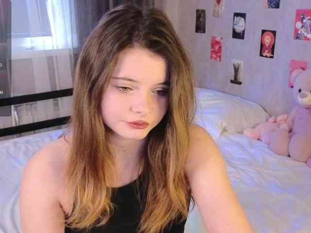 LianaSilver webcam