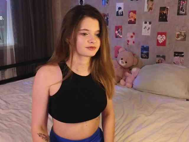 LianaSilver webcam